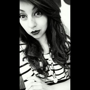 Meet your Posher, Adriana